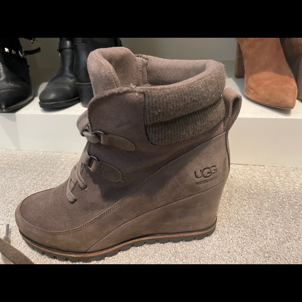 Women’s UGG fashion bootie. Super cute shoe, worn twice